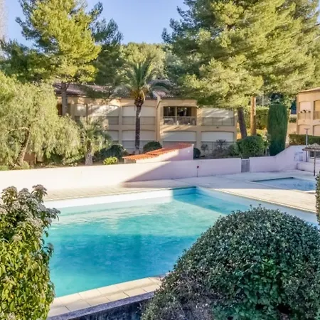 Apartment Flat With Swimming Pool Near The