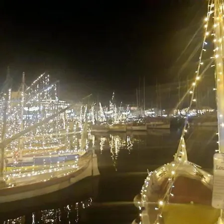 Flat With Swimming Pool Near The *