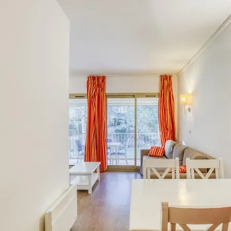 Flat With Swimming Pool Near The *