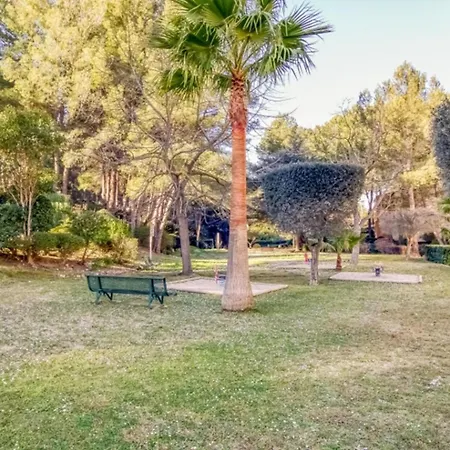 Flat With Swimming Pool Near The סנרי-סור-מר